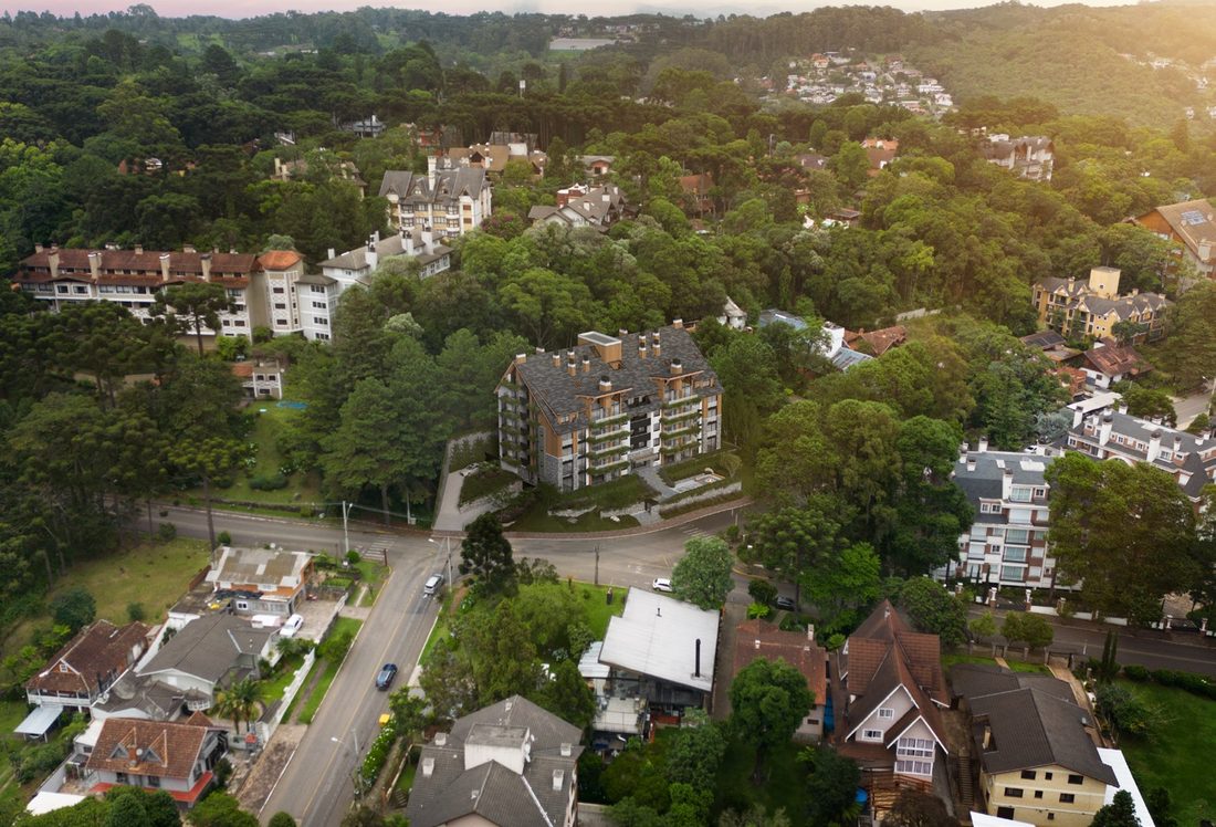 Vista aérea do bairro Planalto, em Gramado, com o Casa Terralta entre as árvores